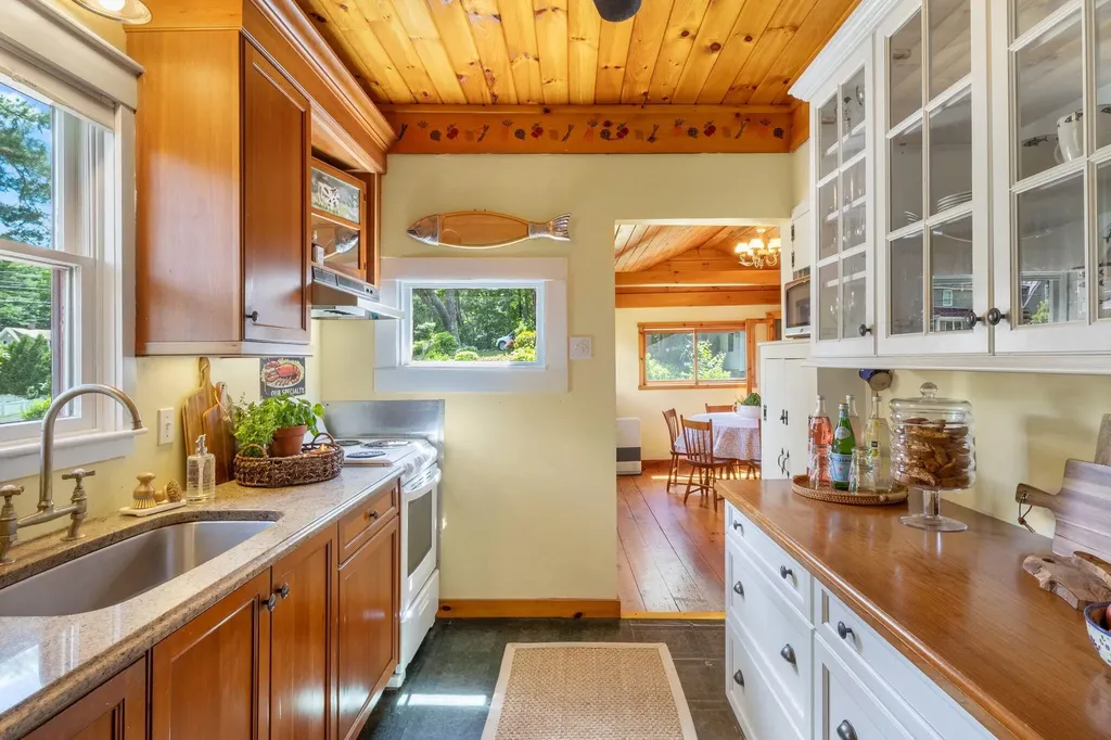 107 Highland Avenue Ogunquit ME 03907