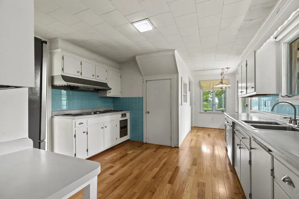 15 Lakeview Road Boothbay Harbor ME 04538