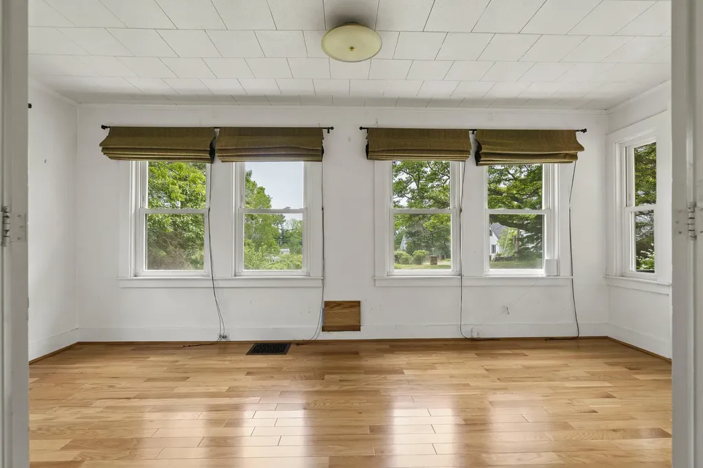 15 Lakeview Road Boothbay Harbor ME 04538