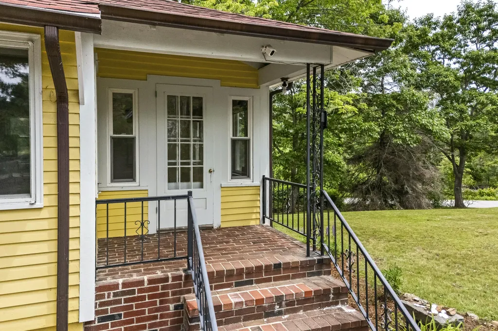 15 Lakeview Road Boothbay Harbor ME 04538