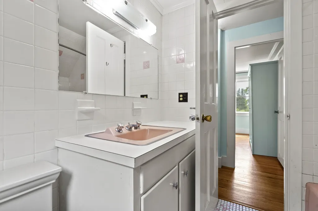 15 Lakeview Road Boothbay Harbor ME 04538