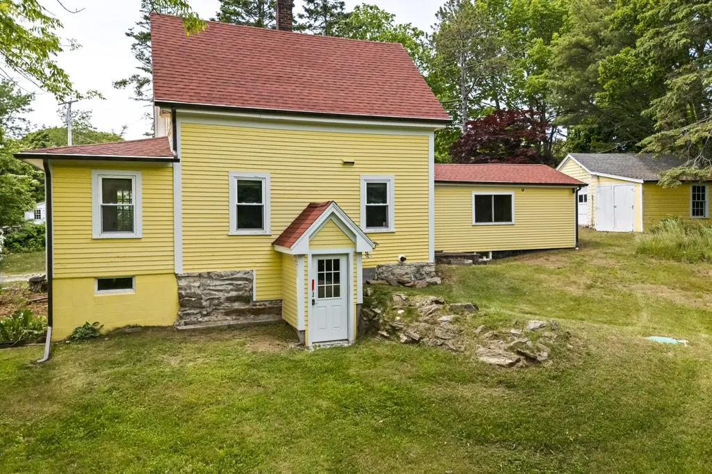 15 Lakeview Road Boothbay Harbor ME 04538
