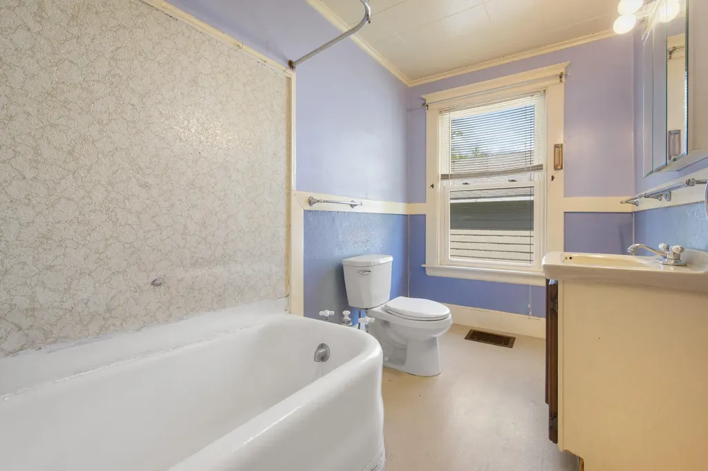 164 7th Street Bangor ME 04401