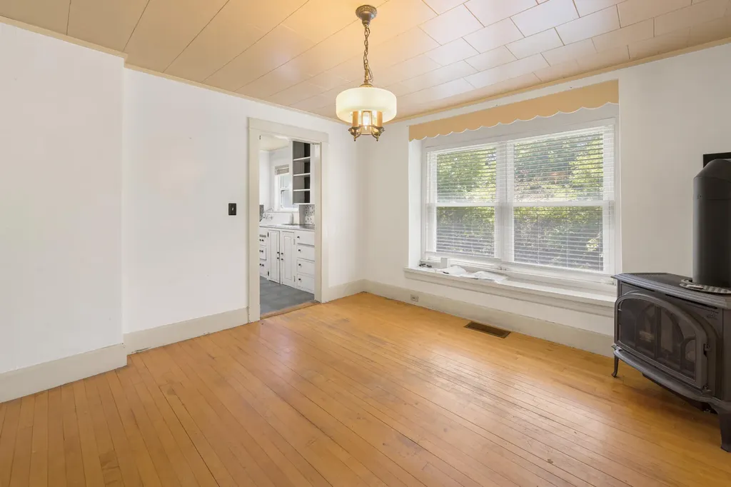 164 7th Street Bangor ME 04401