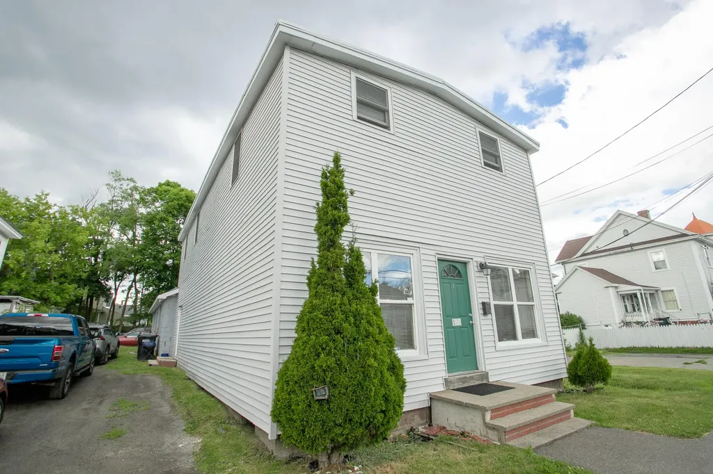 172 Garland Street Bangor ME 04401