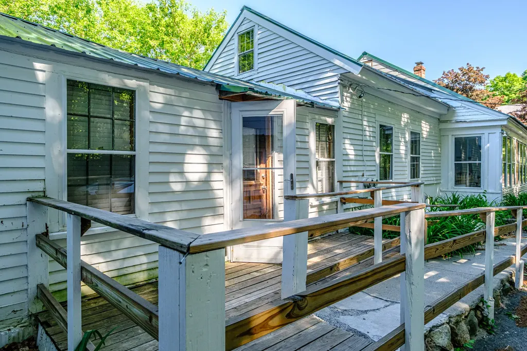 203 Main Street Bridgton ME 04009