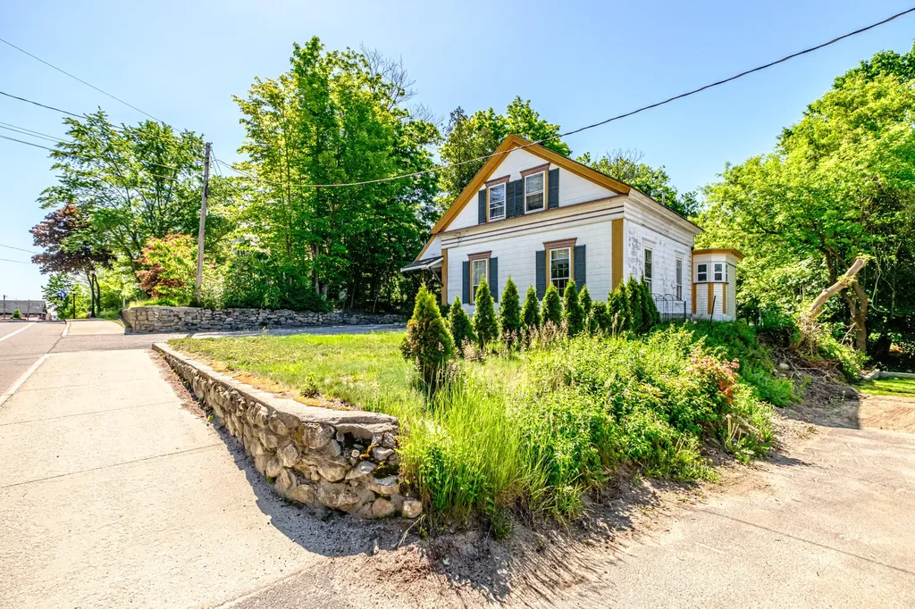 203 Main Street Bridgton ME 04009