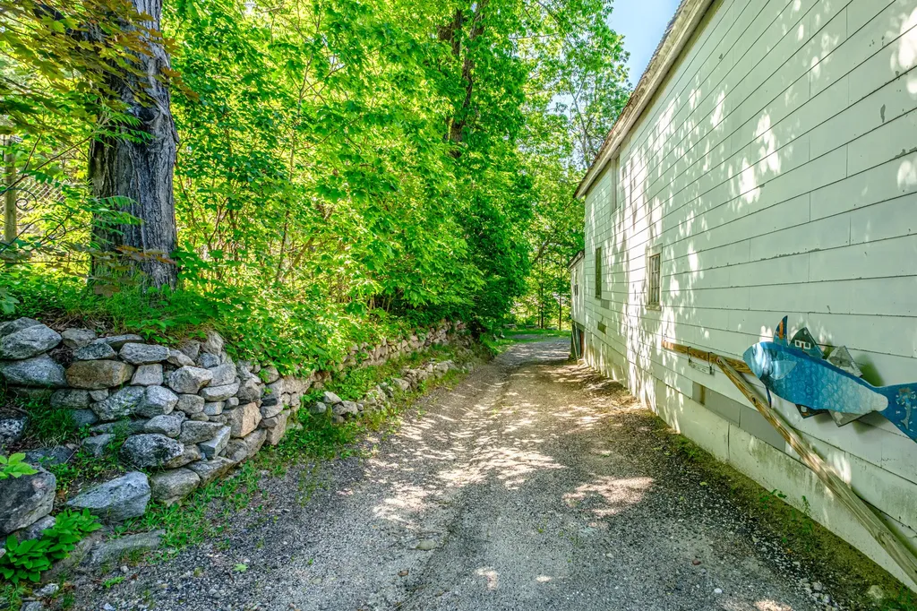 203 Main Street Bridgton ME 04009