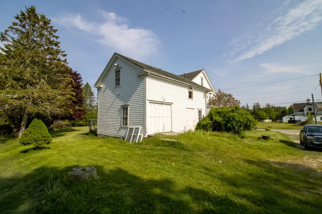 43 Cottage Street Milbridge ME 04658