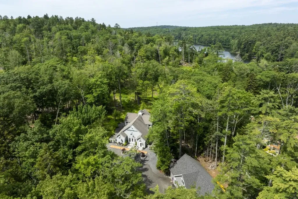 98 Meadow Cove Road Boothbay ME 04544