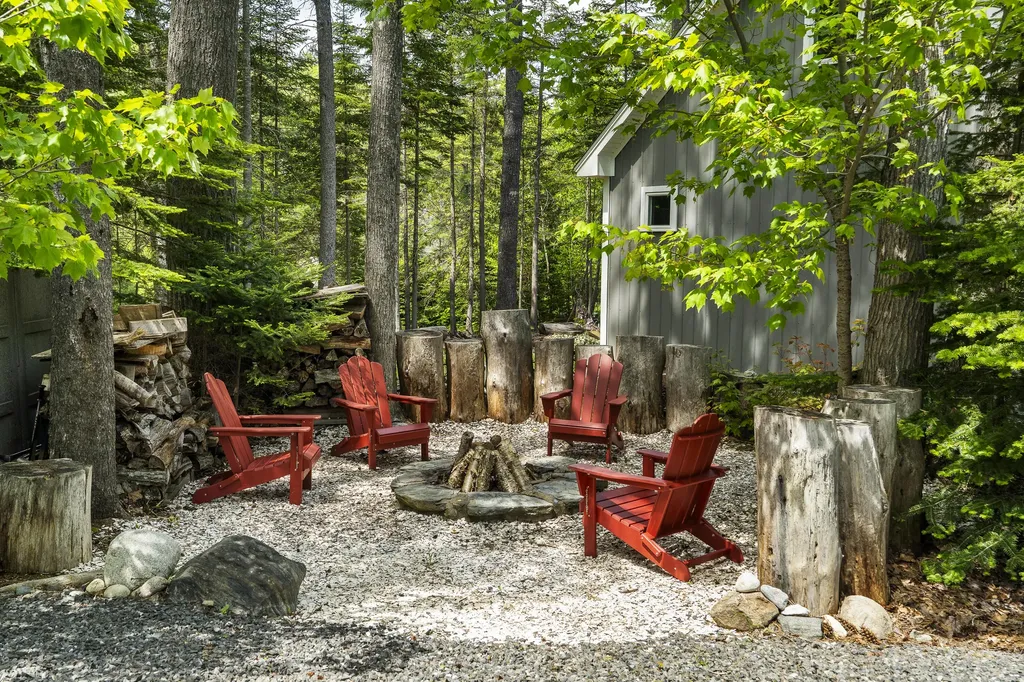 98 Meadow Cove Road Boothbay ME 04544