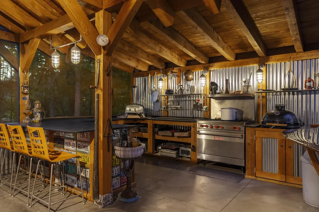 98 Meadow Cove Road Boothbay ME 04544