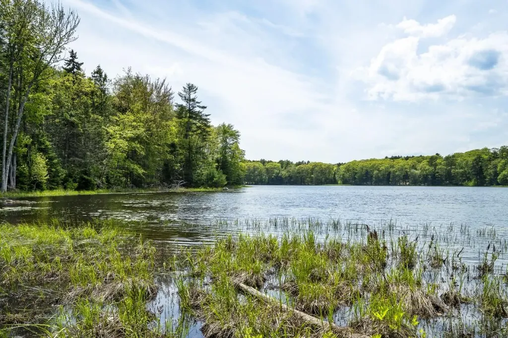 98 Meadow Cove Road Boothbay ME 04544