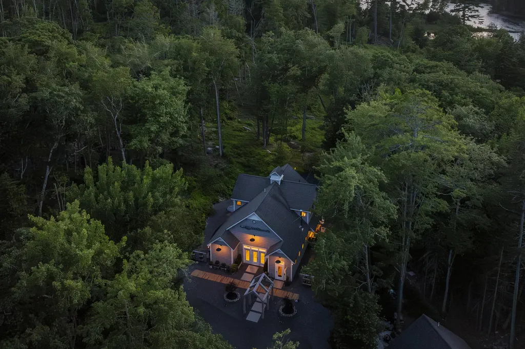 98 Meadow Cove Road Boothbay ME 04544