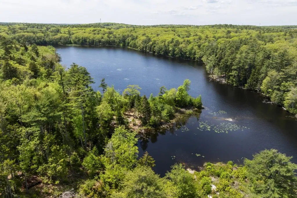 98 Meadow Cove Road Boothbay ME 04544