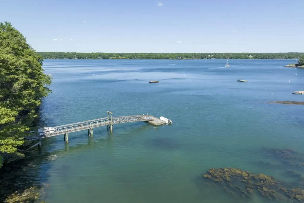 98 Meadow Cove Road Boothbay ME 04544