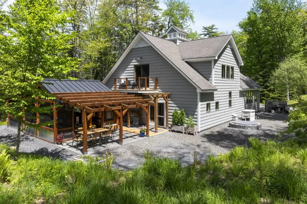 98 Meadow Cove Road Boothbay ME 04544