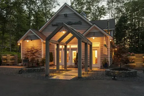 98 Meadow Cove Road Boothbay ME 04544