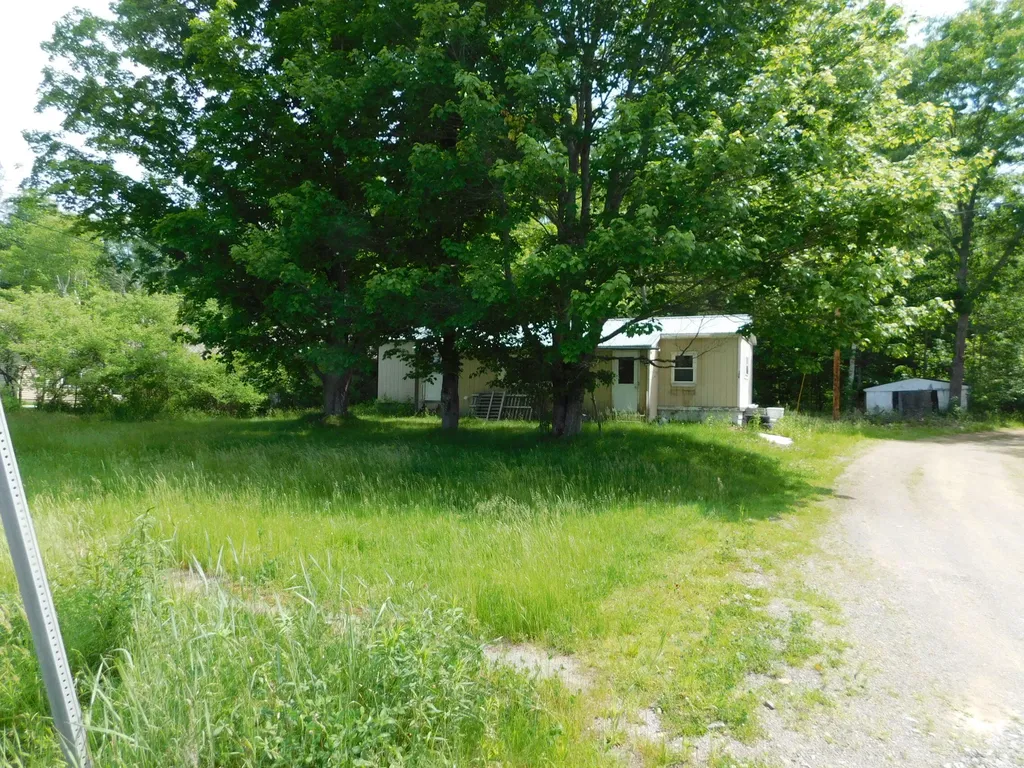 159 Commercial Street Hartland ME 04943