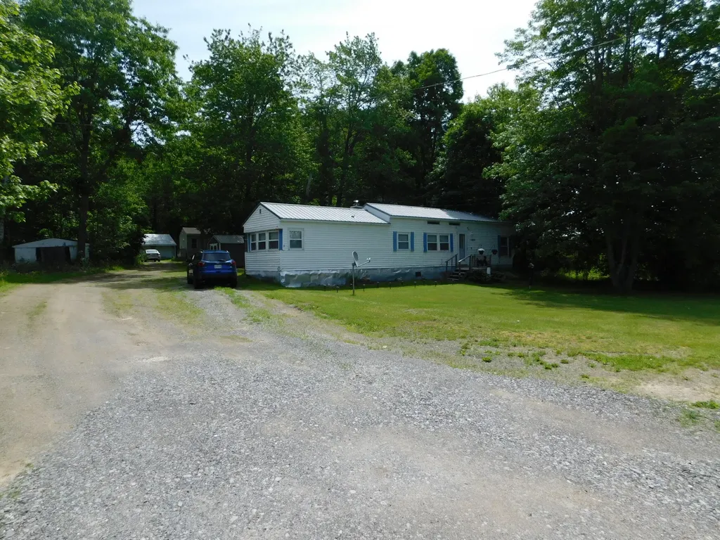 159 Commercial Street Hartland ME 04943