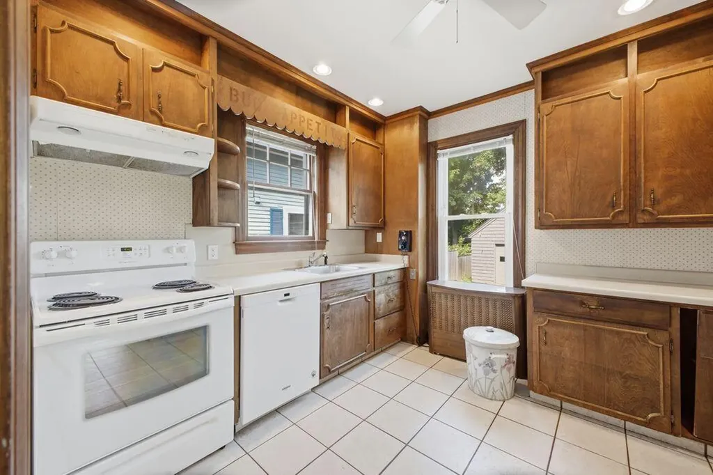 142 Scamman Street South Portland ME 04106