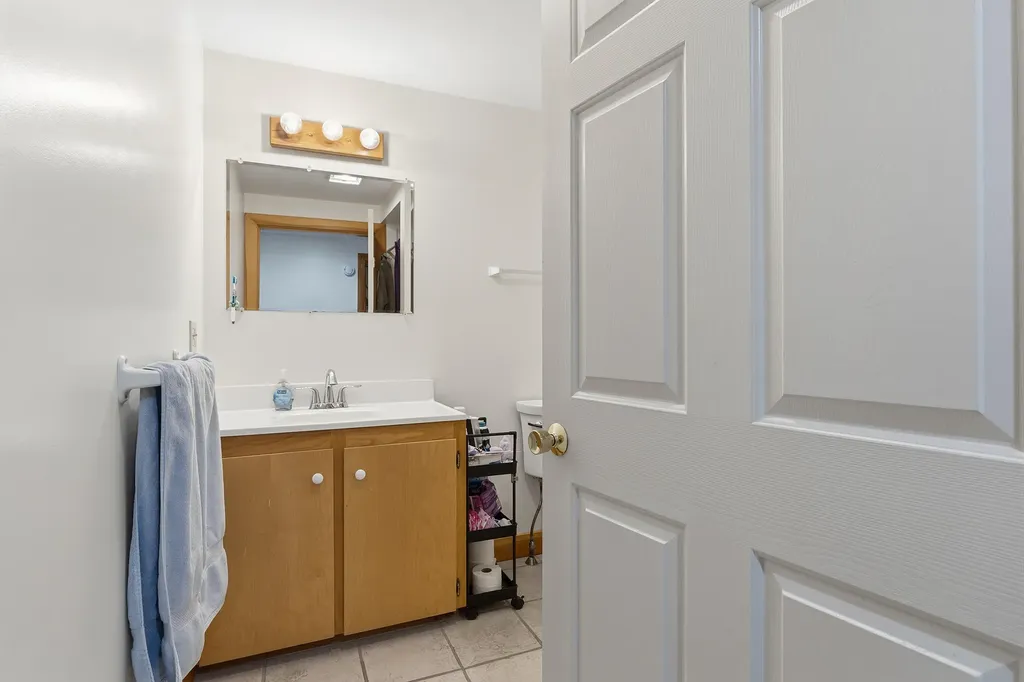 7 Cross Road Edgecomb ME 04556