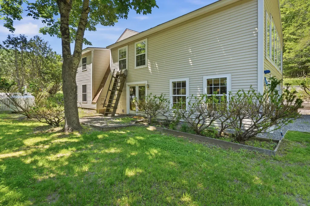 7 Cross Road Edgecomb ME 04556