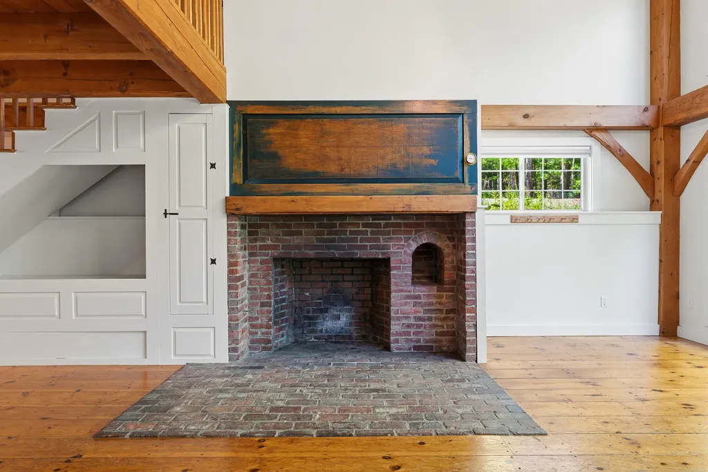 7 Cross Road Edgecomb ME 04556