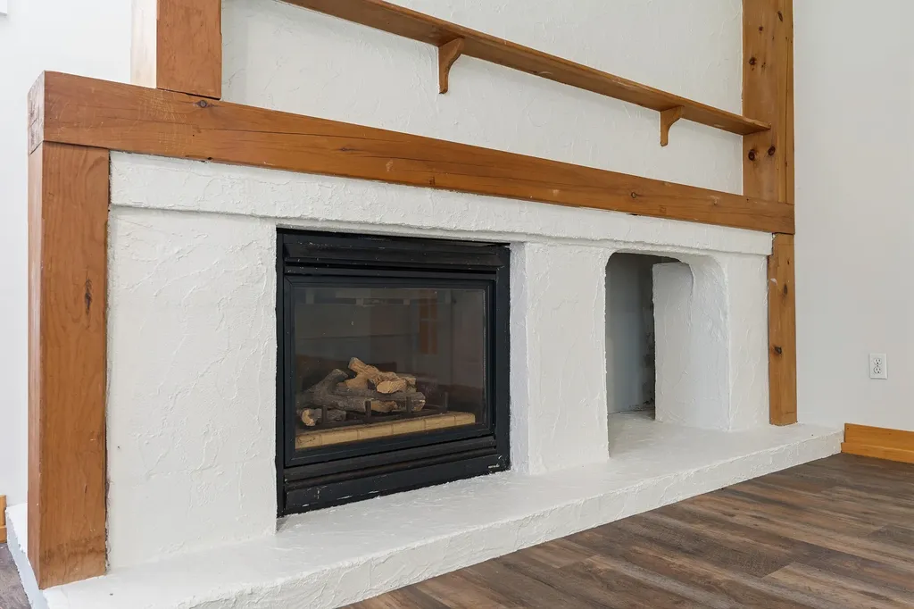 7 Cross Road Edgecomb ME 04556