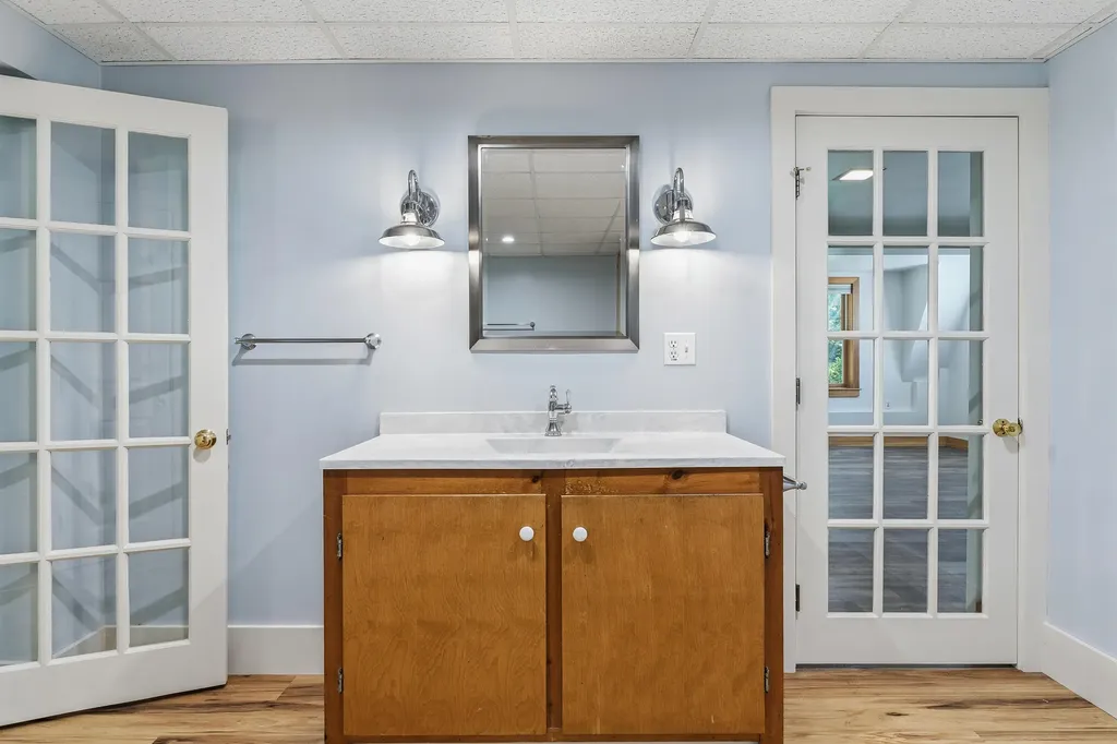 7 Cross Road Edgecomb ME 04556