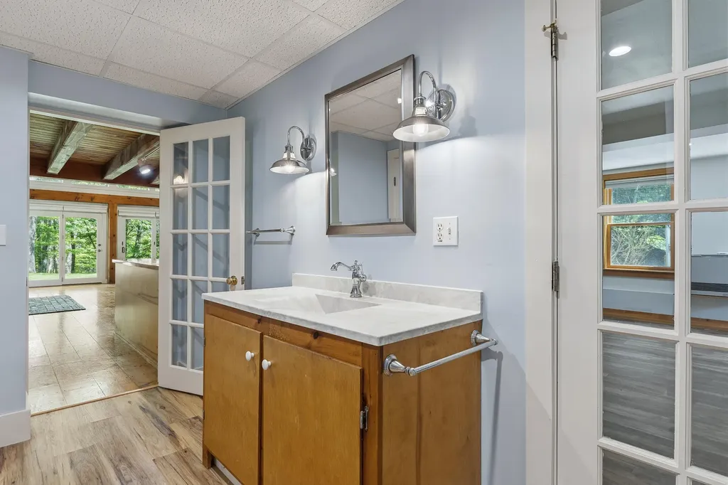 7 Cross Road Edgecomb ME 04556