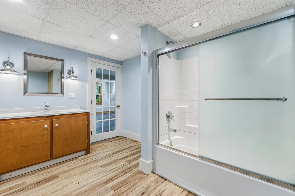 7 Cross Road Edgecomb ME 04556