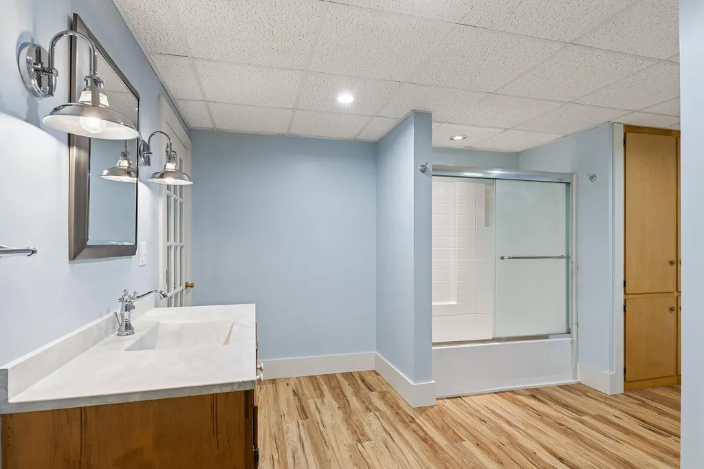 7 Cross Road Edgecomb ME 04556