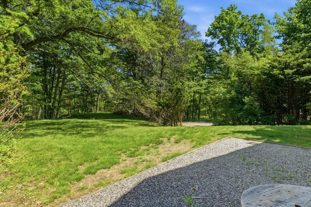 7 Cross Road Edgecomb ME 04556