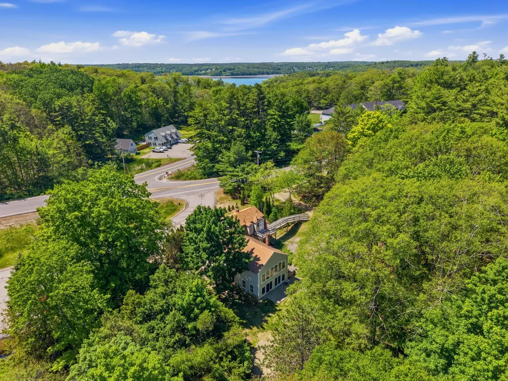 7 Cross Road Edgecomb ME 04556