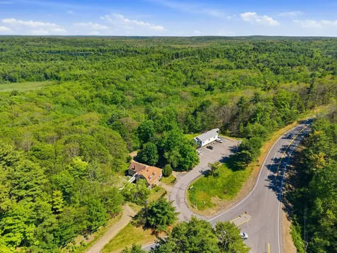7 Cross Road Edgecomb ME 04556