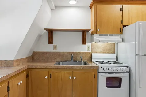 7 Cross Road Edgecomb ME 04556