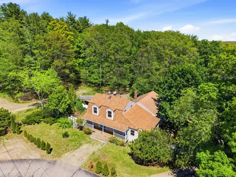 7 Cross Road Edgecomb ME 04556