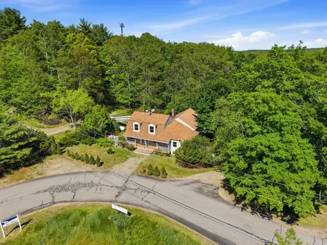 7 Cross Road Edgecomb ME 04556
