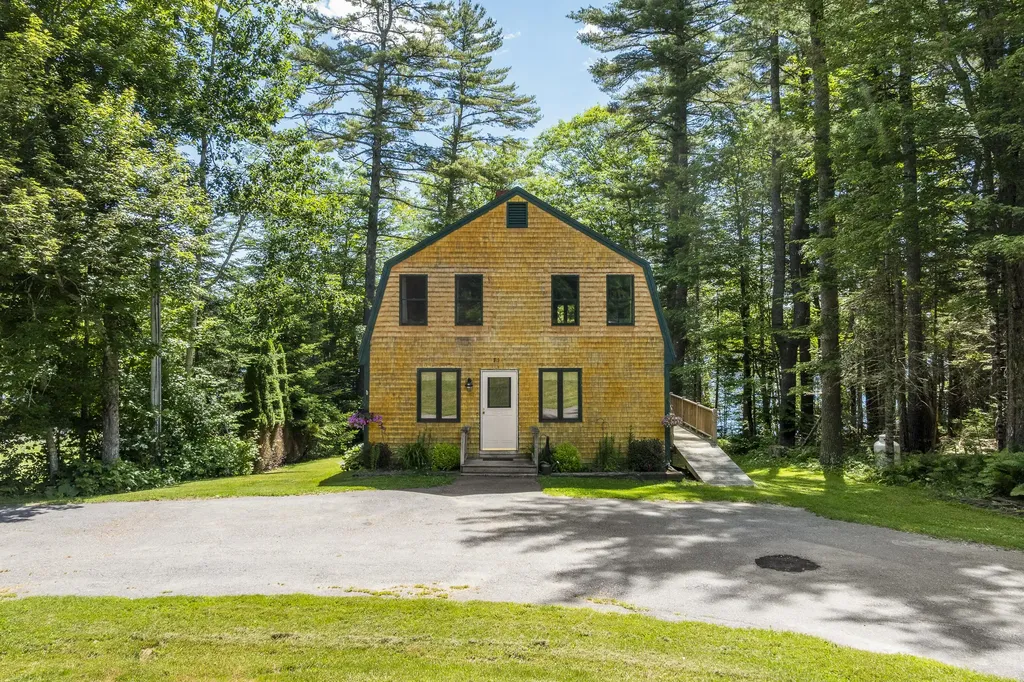 74 Lincoln Lane Newcastle ME 04553