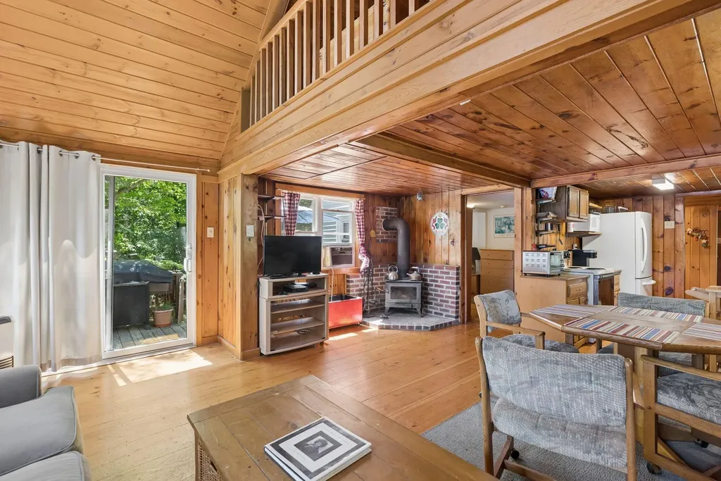 204 Wadleigh Pond Road Alfred ME 04002