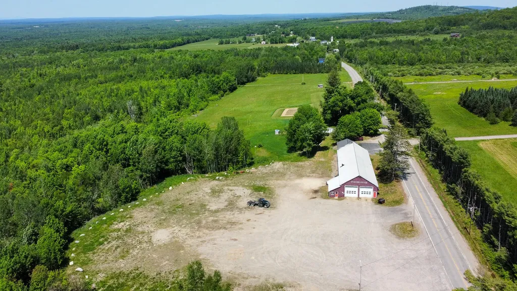 725 Enfield Road Lincoln ME 04457