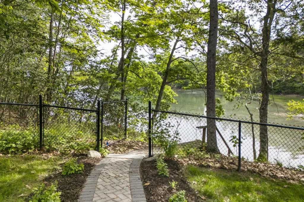 14 Walini Way Harpswell ME 04079