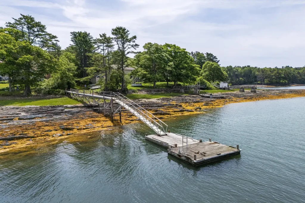 14 Walini Way Harpswell ME 04079