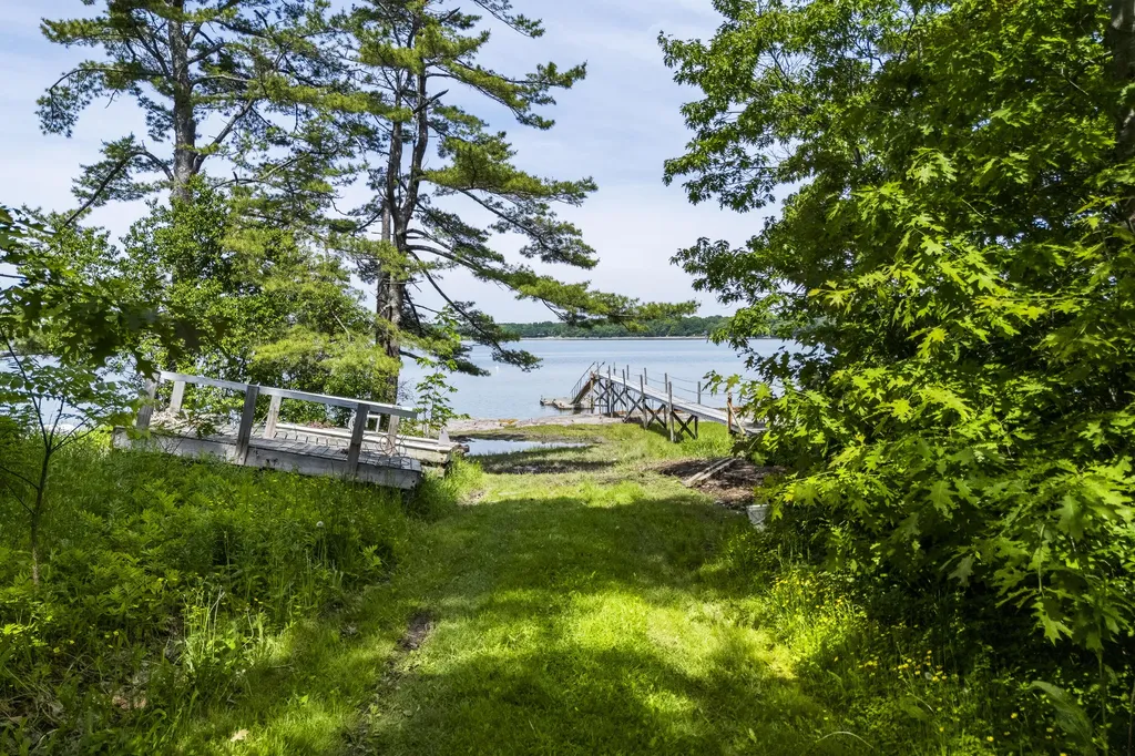 14 Walini Way Harpswell ME 04079