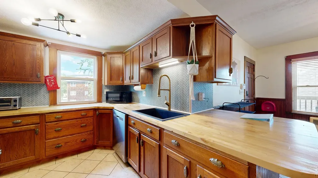 238 Sabattus Street Lewiston ME 04240
