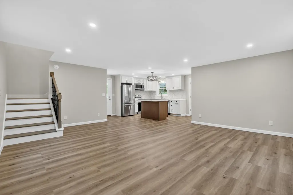 528 Sebago Road Naples ME 04055