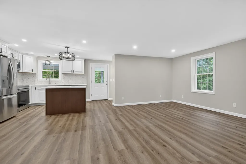 528 Sebago Road Naples ME 04055