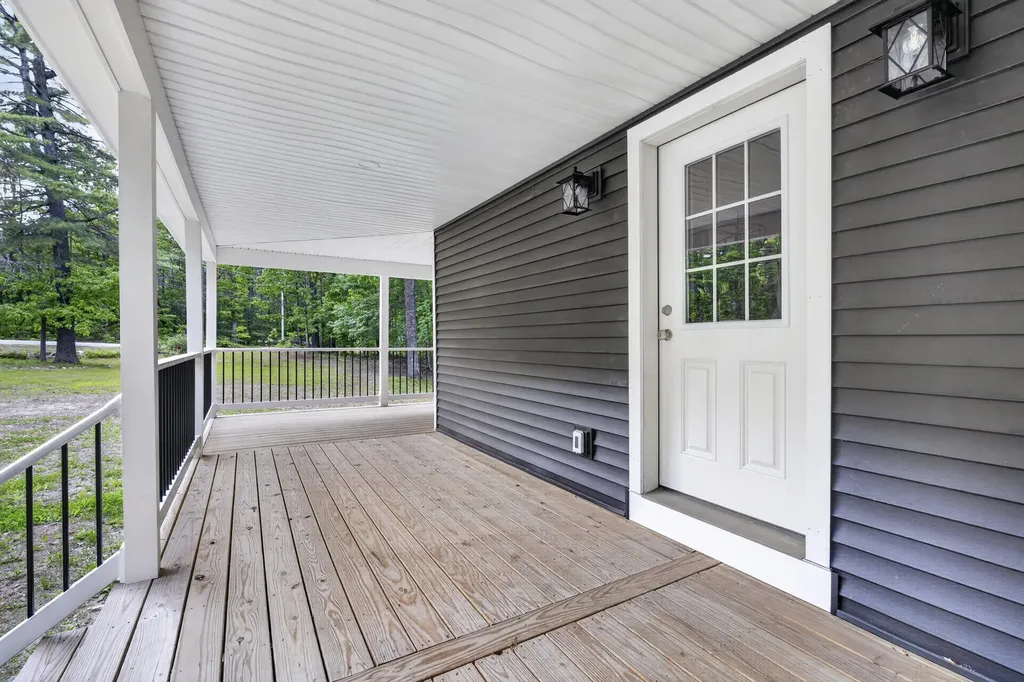 528 Sebago Road Naples ME 04055