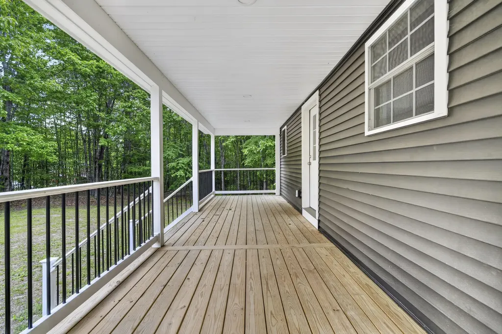 528 Sebago Road Naples ME 04055